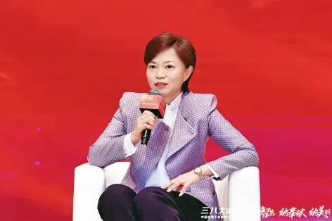  纽约、巴黎分行行长调整完成；全球化人才轮岗持续深化。 企业服务