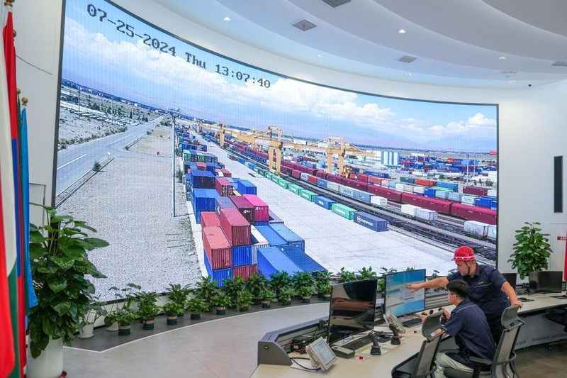  从四问到万千货运；钢铁驼队蝶变之路；总书记寄语点亮亚欧通道。 文化旅游