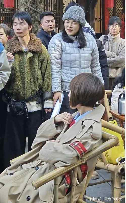  街头偶遇的一抹清瘦身影：当鲁豫的“骨感”不再是争议，而是岁月的勋章 情感心理