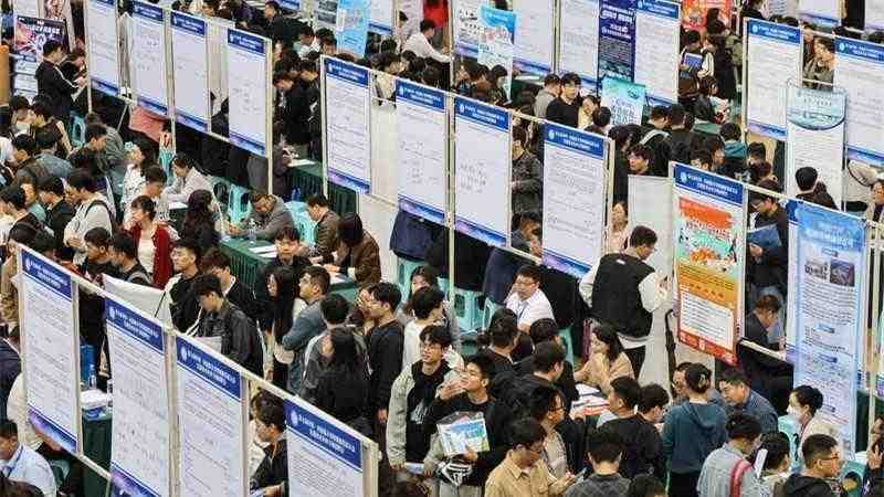  消费瓶颈的隐忧与破局：从物质占有到精神共鸣的重塑 新闻