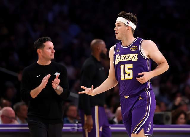  【深度复盘】里夫斯腹斜肌拉伤：湖人战术体系崩塌的全链路诊断 体育新闻