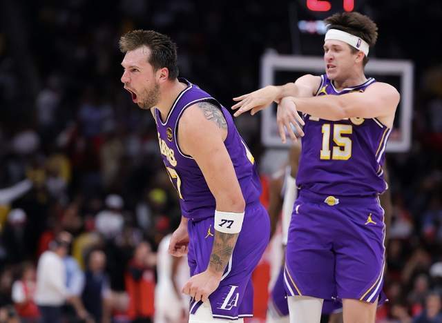  【深度复盘】里夫斯腹斜肌拉伤：湖人战术体系崩塌的全链路诊断 体育新闻