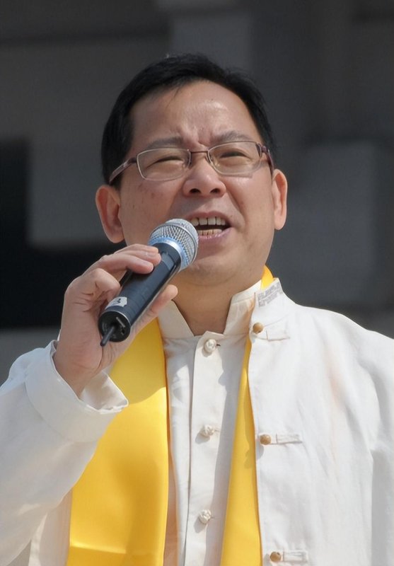  从《我的中国心》到亿元捐款：一位港星四十年的精准公益方法论 文化旅游